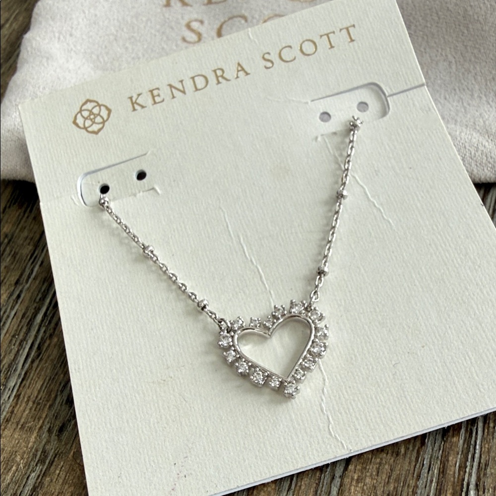 BNWT Kendra Scott Ari Heart Crystal Necklace